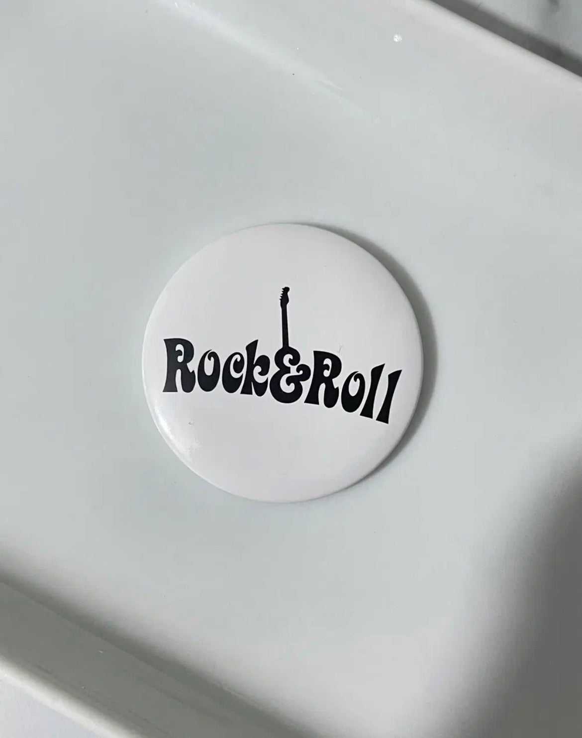 bag brooches