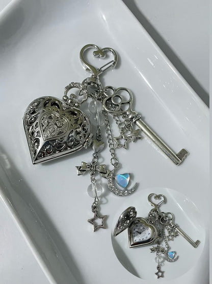 watch bag charm ⏱️