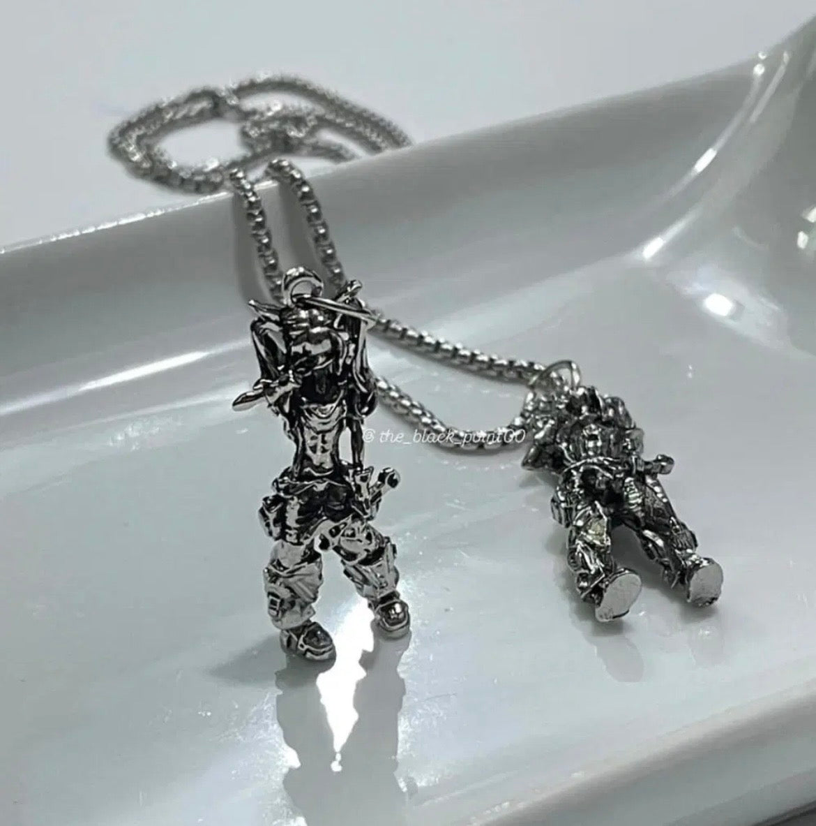 3d girl necklace