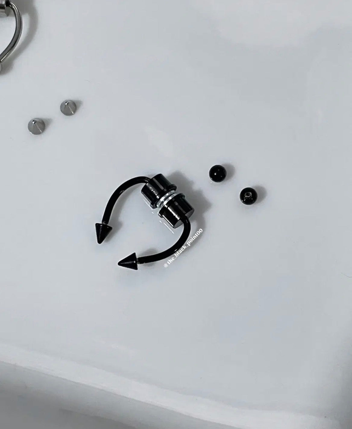 Magnetic Piercing (Changeable)