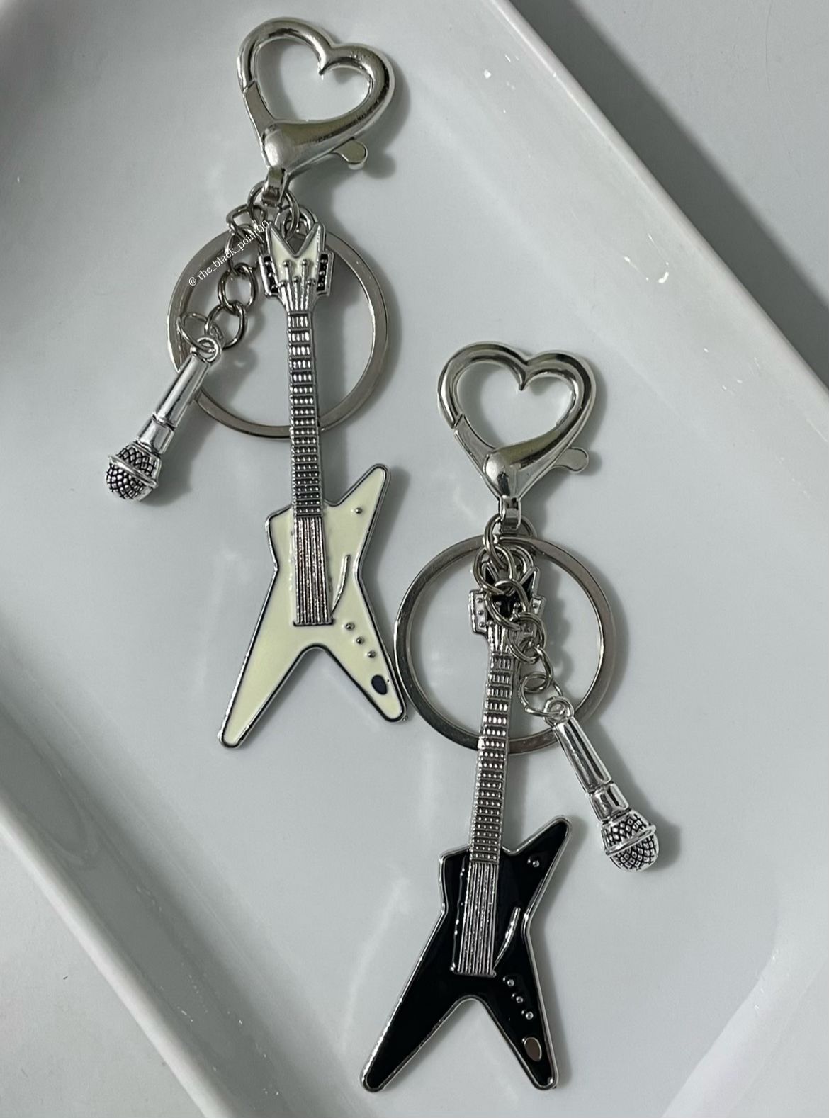 Guitar keychain
